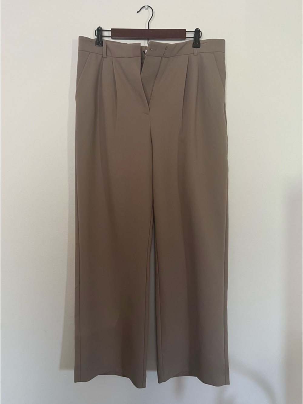 Abercrombie & Fitch High-Waist Wide Leg Trousers in Taupe “Sloane”